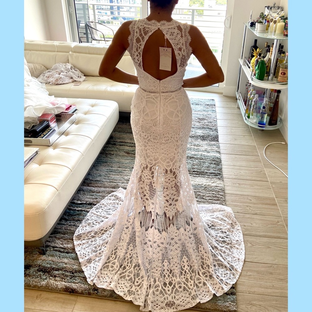 White lace dress